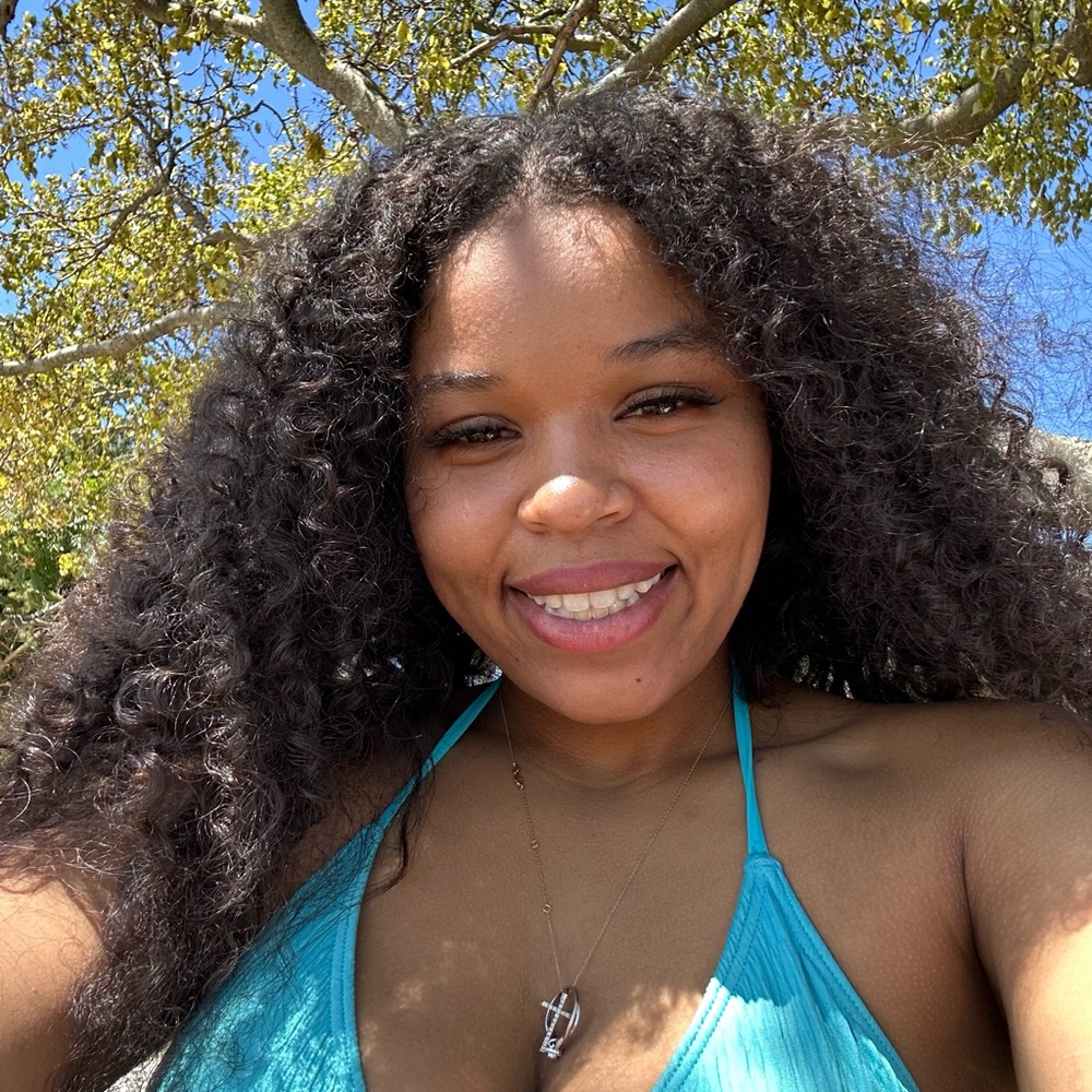 Meet your Posher, Neysha